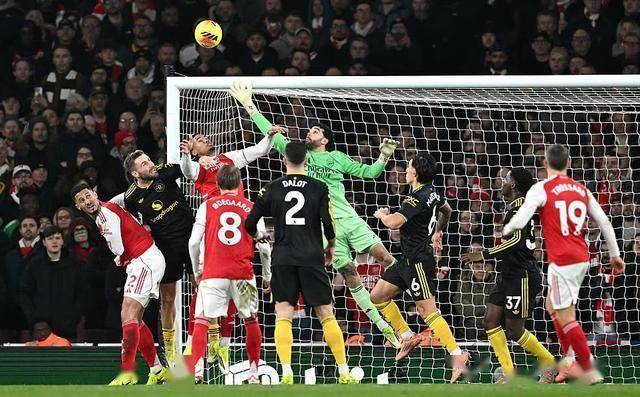 半岛体育-曼联主场战胜沃特福德,继续追赶阿根廷